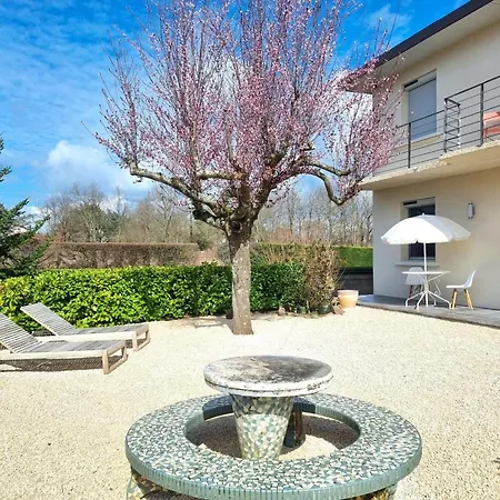Charmant Gite Moderne Avec Cour Privee, Tout Equipe, Parking Securise, Au Coeur Du Roannais - Fr-1-496-316 * Riorges