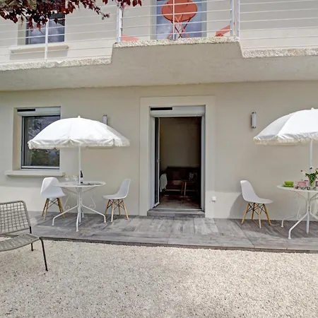 Charmant Gite Moderne Avec Cour Privee, Tout Equipe, Parking Securise, Au Coeur Du Roannais - Fr-1-496-316 *