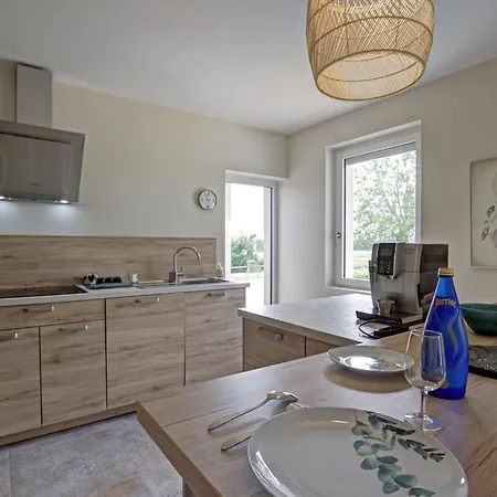 Charmant Gite Moderne Avec Cour Privee, Tout Equipe, Parking Securise, Au Coeur Du Roannais - Fr-1-496-316 * Riorges