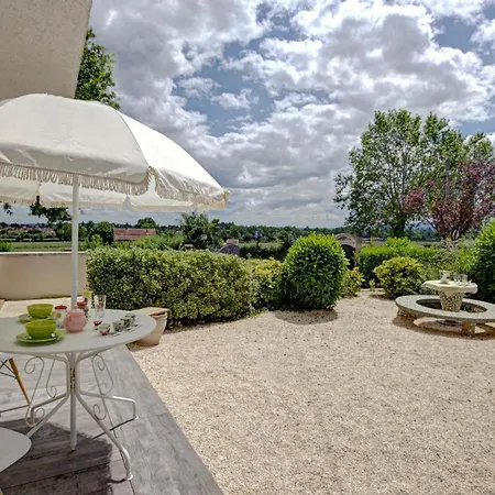 Hébergement de vacances Moderne Avec Cour Privee, Equipe, Parking Securise, Au Coeur Du Roannais - Fr-1-496-316 *