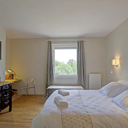 Casa di campagna Moderne Avec Parking Sécurisé Et Jardin Privé - Fr-1-496-316 Riorges